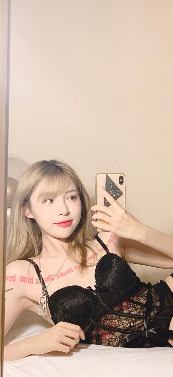痞幼-抖音网红机车女神性感私房自拍套图