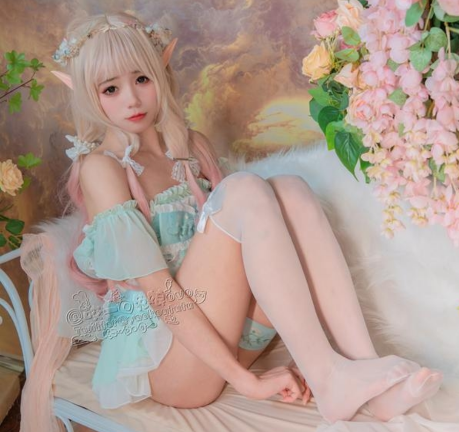 咬一口兔娘(Yiko湿润兔) 写真合集打包下载【持续更新】110套