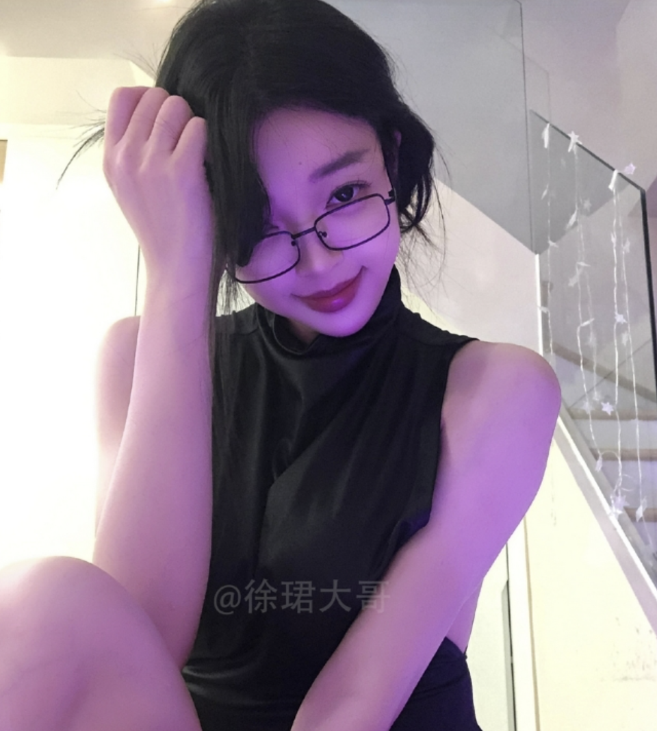 徐珺大哥微密圈付费写真视频及舰长图片合集下载 徐珺大哥微密圈付费写真视频及舰长图片合集下载