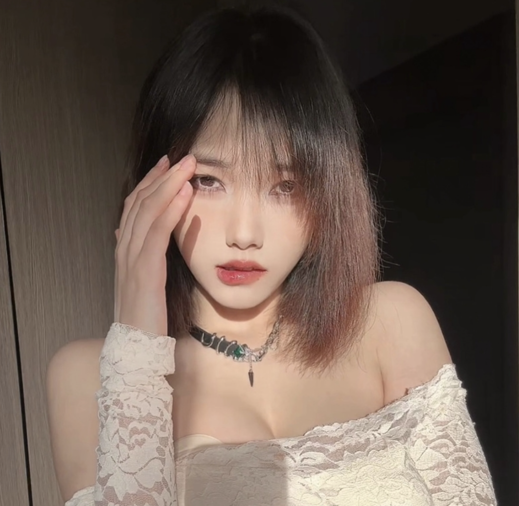 琳铛维密圈子图片资源分享，她的微博里有什么