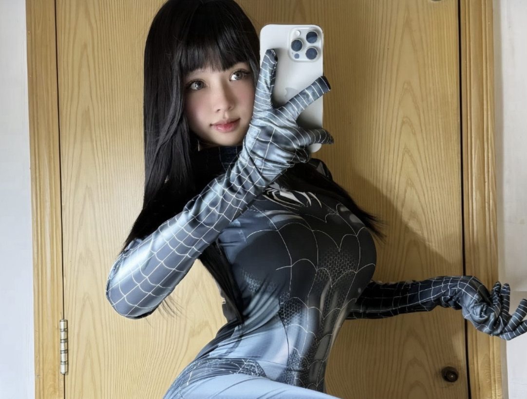 阿拉蕾yyyy铁粉空间圈子全套付费写真视频合集